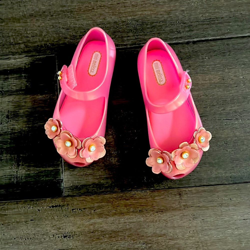 Mini Melissa pink shoes!